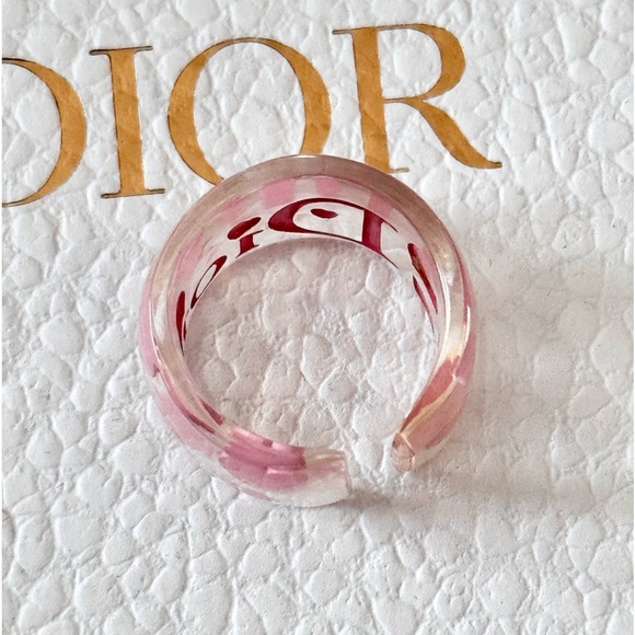 Dior Acrylic Ring Pink Hearts - Picture 3 of 5
